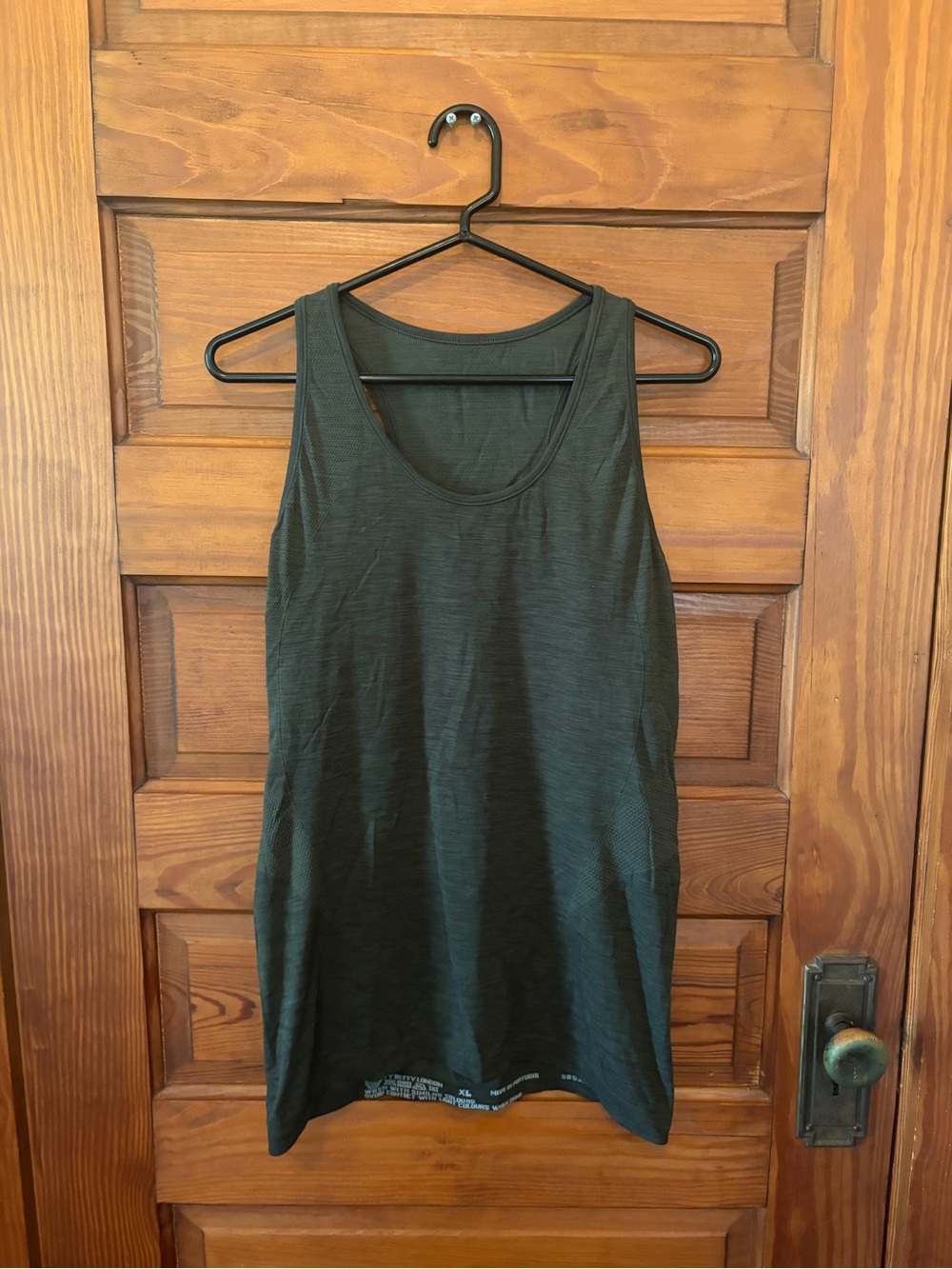 Sweaty Betty Women’s Black Scoop Neck Tank Top size XL activewear NWOT
